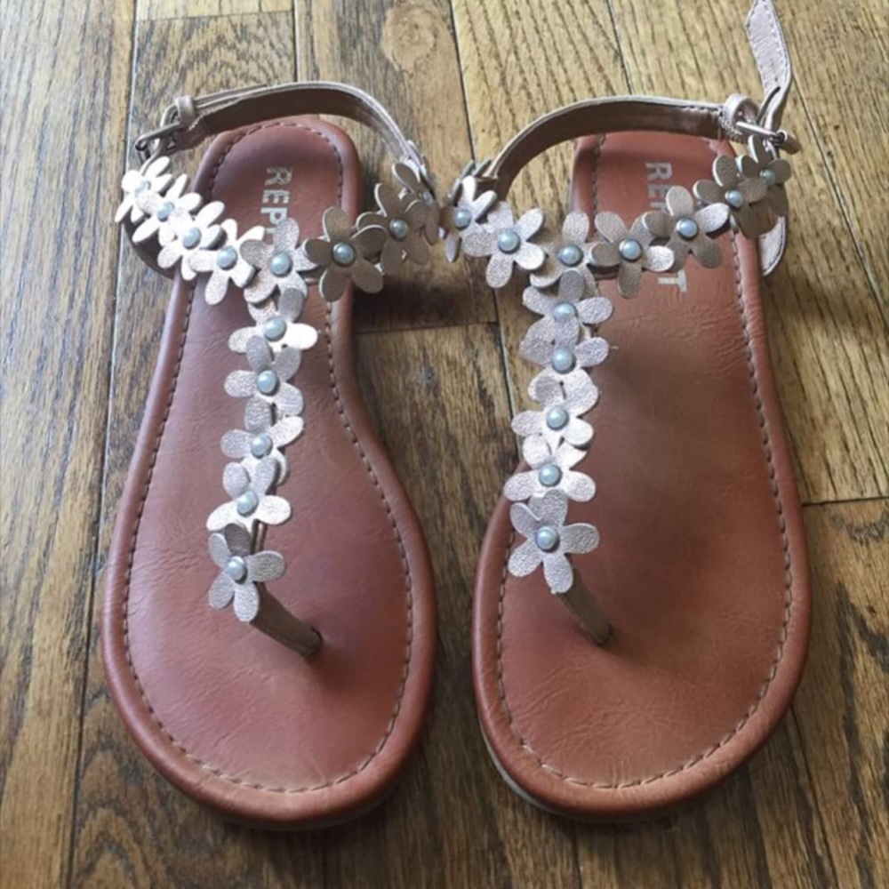 Girls sandals size 2